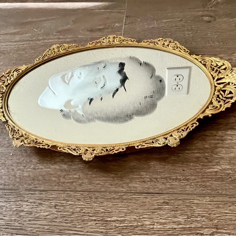 Elegant Gold Oval Mirror 9/14 inch